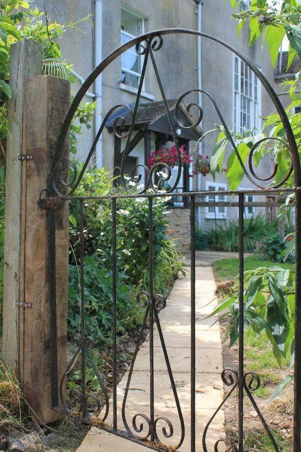 Snowdrop Cottage Gloucester Exterior photo
